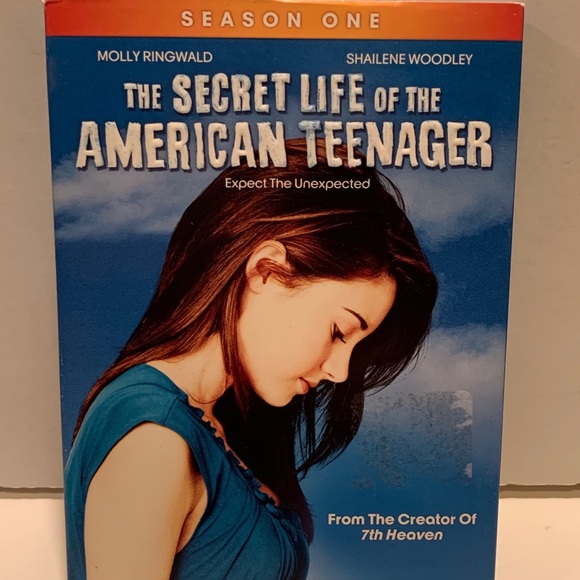 THE SECRET LIFE OF THE AMERICAN TEENAGER DVD. - Picture 2 of 5